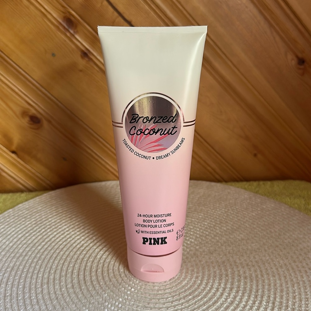 PINK Bronzed Coconut Body Lotion - Picture 8 of 8